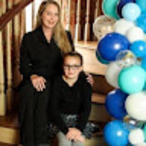 Meet your Posher, Danielle - Picture 1 of 1